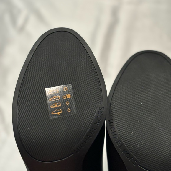 Michael Kors Women's Black Evaline Leather Heeled Ankle Bootie - Picture 9 of 12